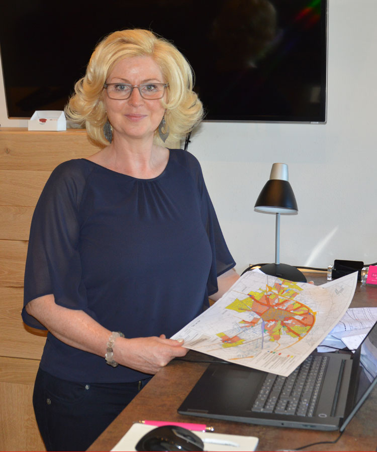 Maklerin Kerstin Knobbe
